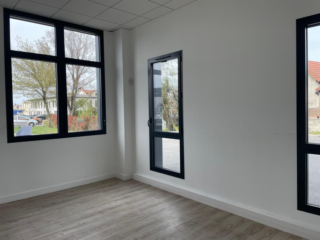 Local d'activité Neuville-sur-Saône 2303m² Location local d'activité Neuville-sur-Saône Rhône OLACT2119044 13